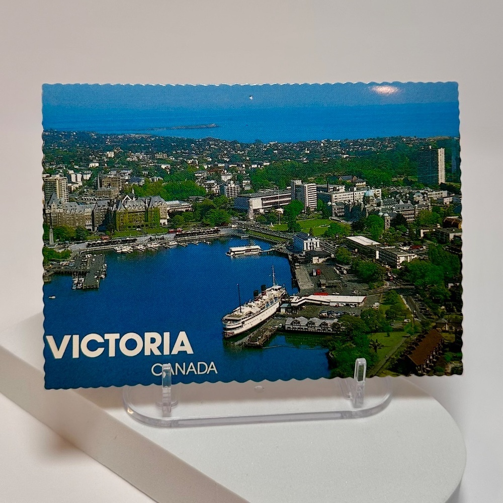 ✨2 for $20 Deal✨  1986 Victoria BC Postcard Lot Royal London Wax Museum - Picture 12 of 16